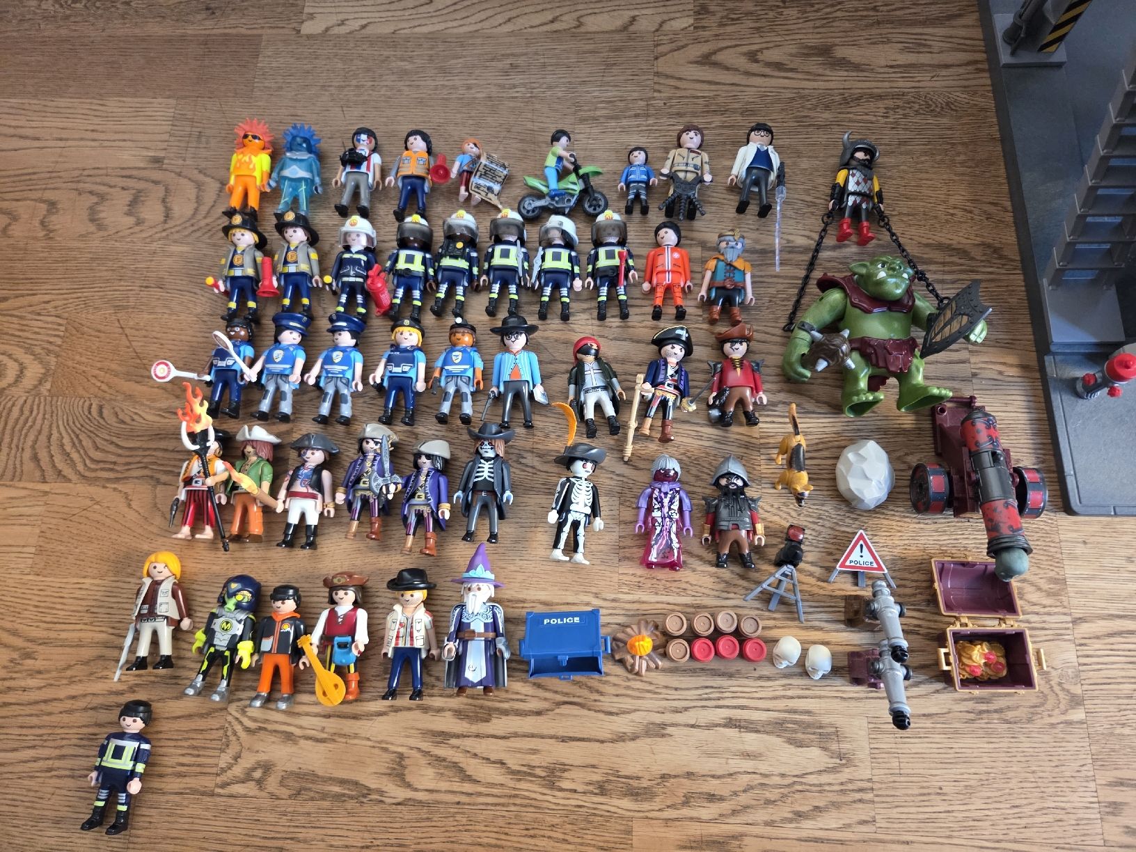 Playmobil Giocattoli: Ghostbusters Haus + viele Figuren – Usato da Mittelhäusern venduto da ABC_XYZ 4