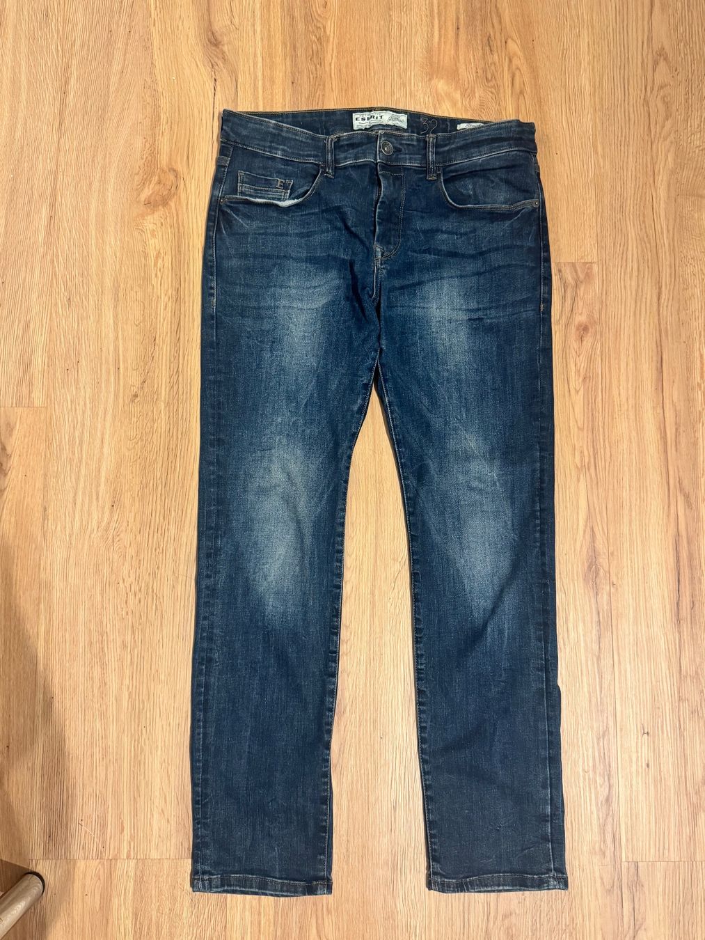 Esprit Jeans: Jeans Esprit, Gr. 32, Straight Fit – Gebraucht aus Allschwil von Magoobasel