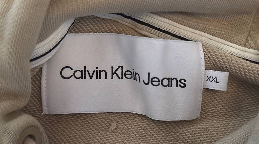 Pulls & Sweat-shirts: sweat calvin klein jeans – D'occasion à Lausanne par def_7qwq 2