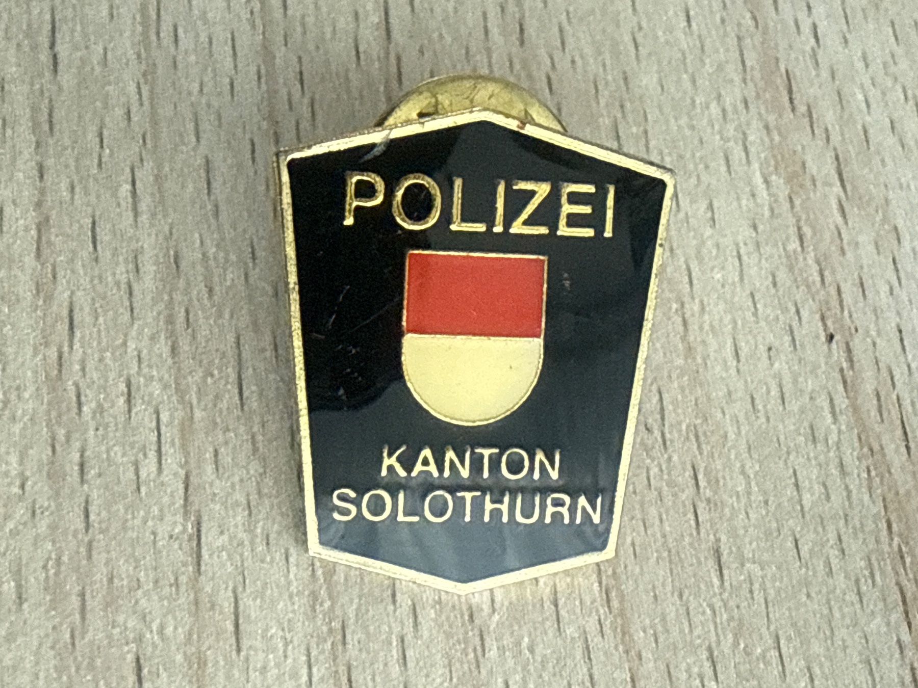 Plaketten & Abzeichen: Pin Polizei Kanton Solothurn – Gebraucht aus Glattbrugg von Schweigmatt