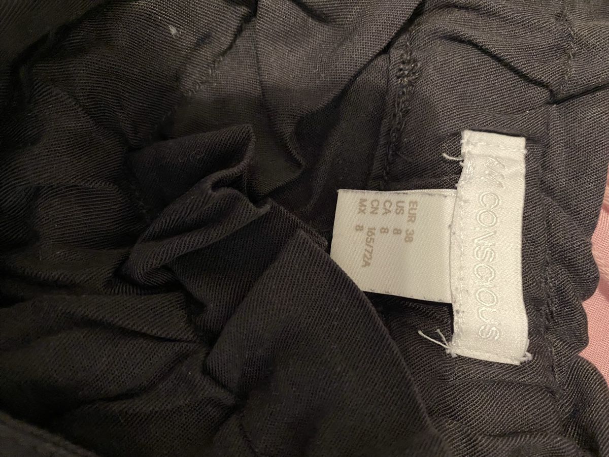 H&M Pantaloni: Damen Shorts Gr.38 – Usato da Pfungen venduto da Sheki56 3