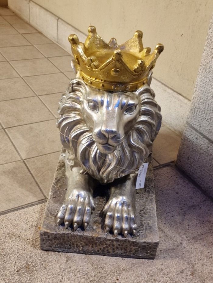Skulpturen & Statuen: Löwe Silber mit Krone Gold Gross – Neu und originalverpackt aus Schaffhausen von AtelierPudesco 5