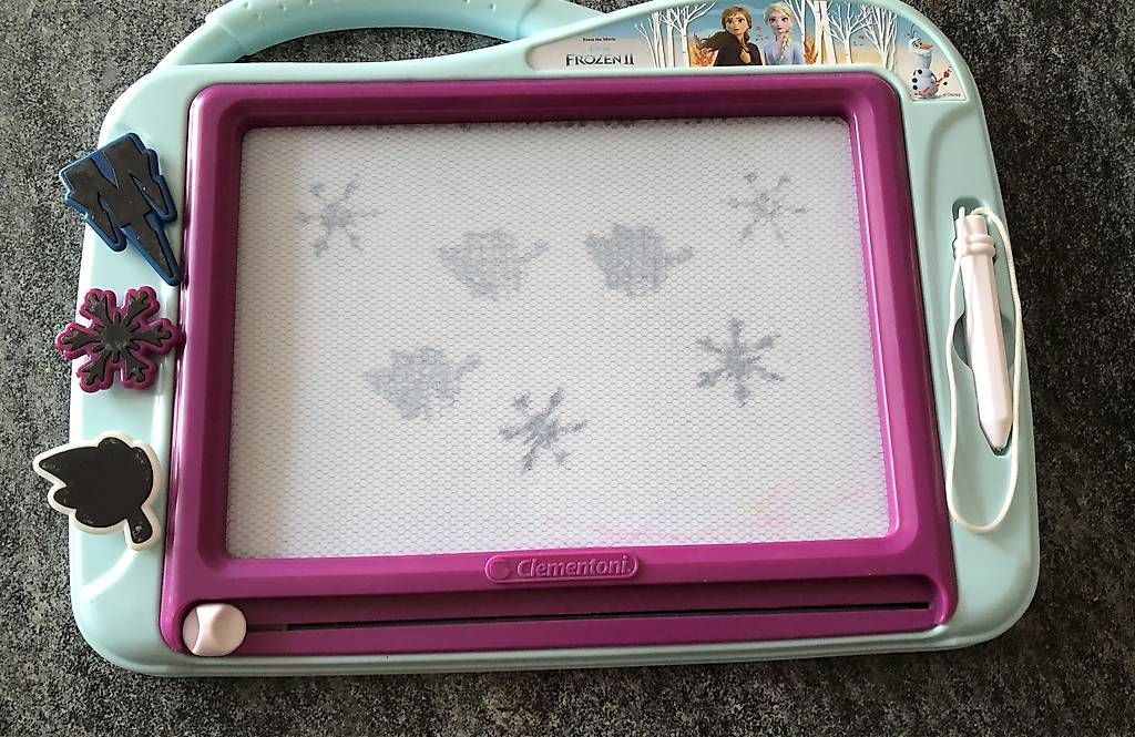 Giocattoli: Maltafel Frozen mit Stempel – Usato da Oberbuchsiten venduto da etr_2jg5 1