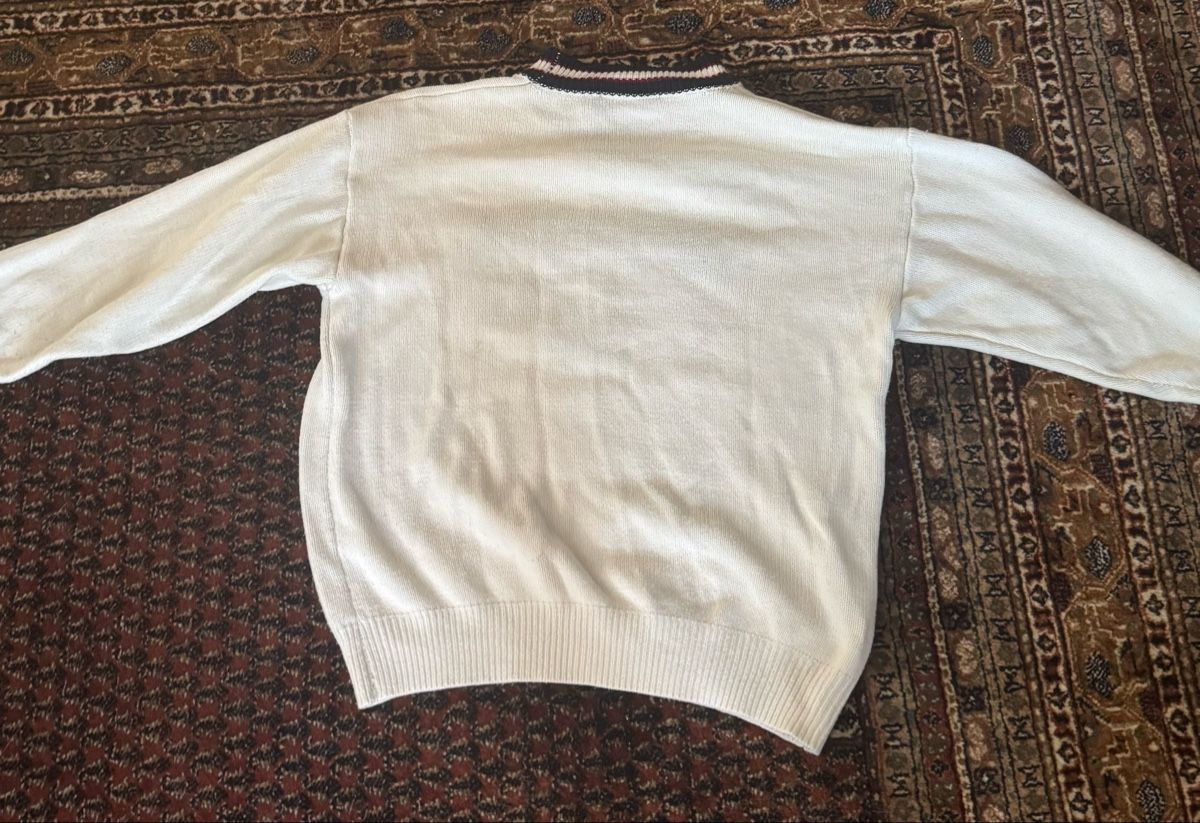 Pullover & Sweatshirts: White sweatshirt – Gebraucht aus Rapperswil SG von riy_f85n 1