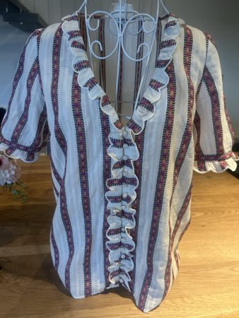 Blouse Sezane  volants et boutons état neuf