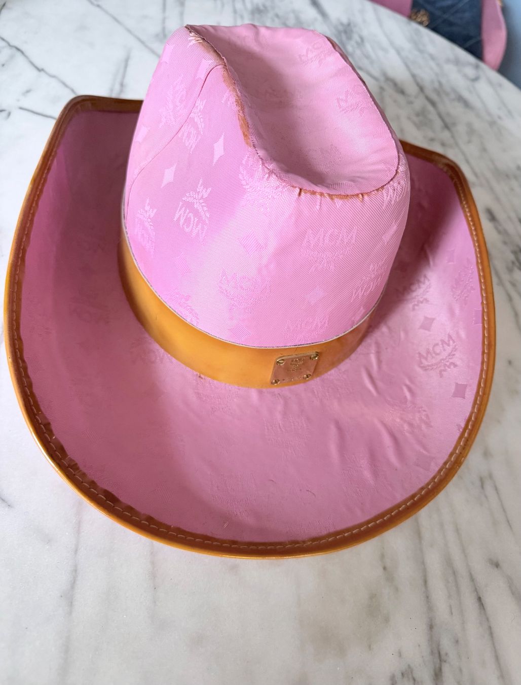 Mcm Copricapi, berretti & cappellini: Pink MCM Cowboyhut Einzelanfertigung – Usato da Zürich venduto da Secretwish007 3
