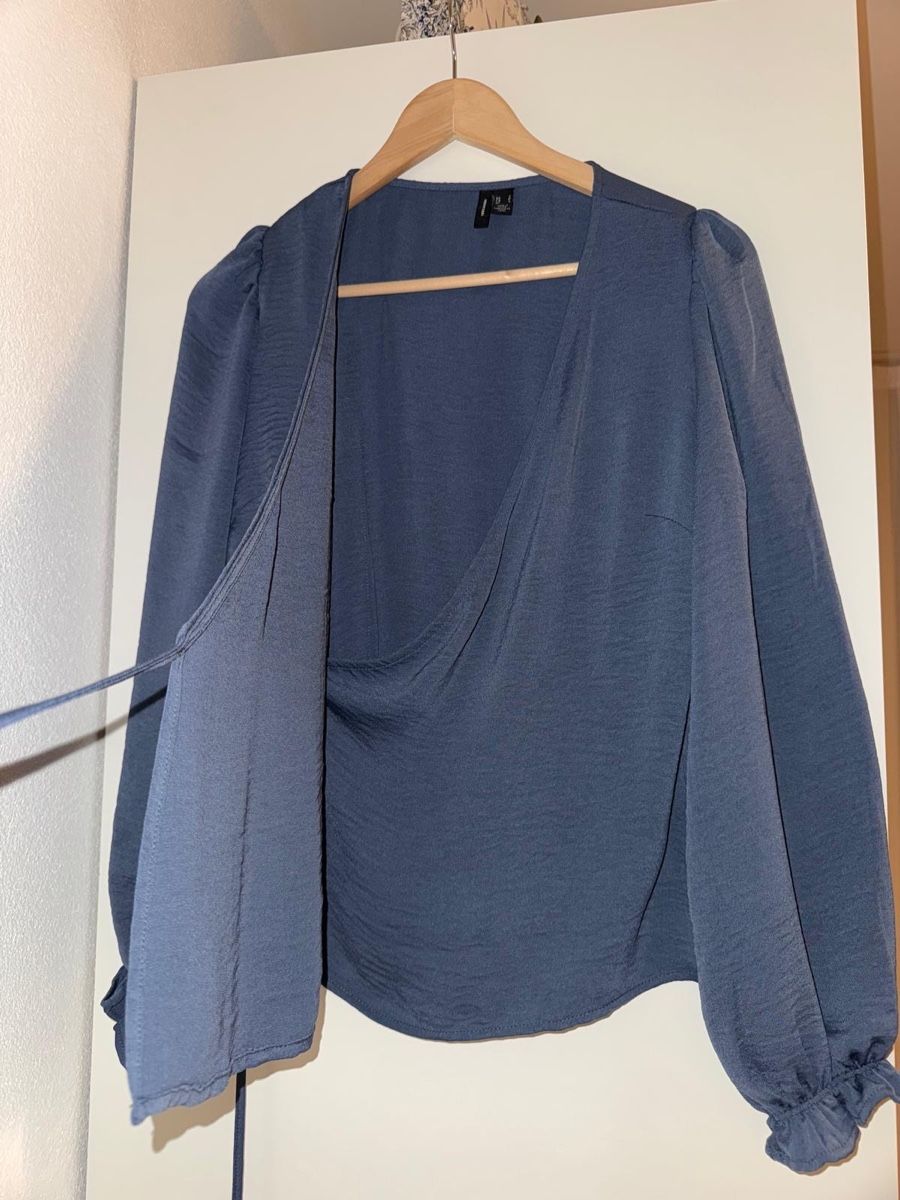 Blusen: Elegante bluse zum schnüren – Gebraucht aus Zofingen von ismail01a 1