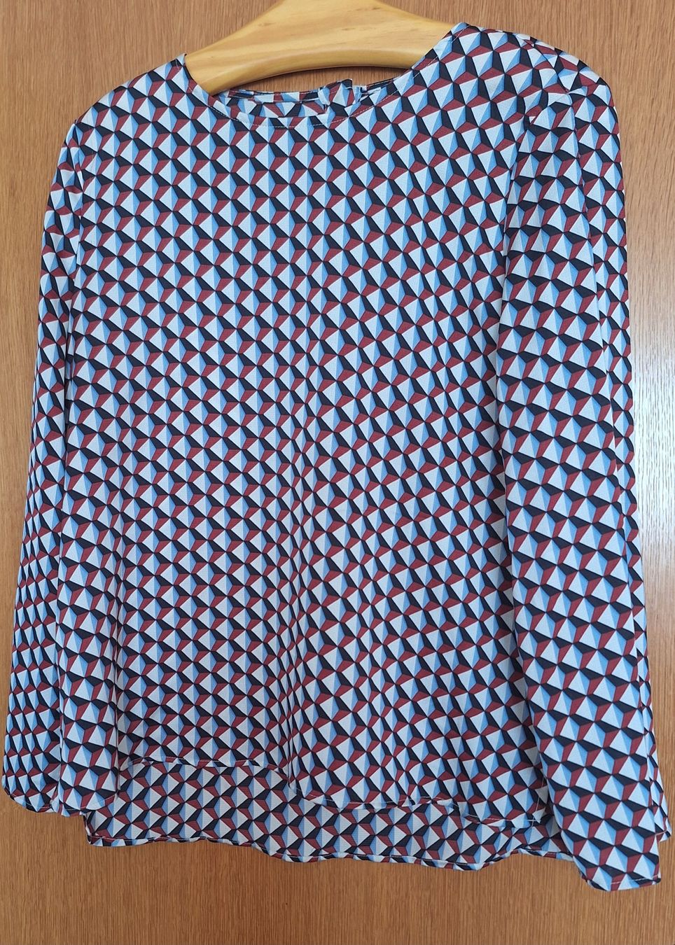 Esprit Camicette: ESPRIT Schicke Bluse mit geometrischem Muster, Grösse 42 – Usato da Hedingen venduto da Rosie013