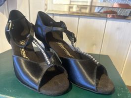 Tanzschuhe Diamant schwarz mit Steinen Grösse 4.5 gebraucht
