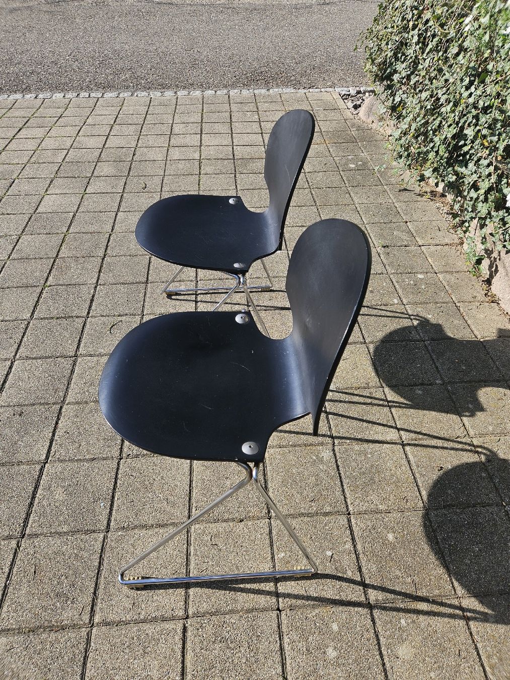 Fritz Hansen Stühle: Fritz Hansen Stühle 2 Stk, schwarz, Designklassiker – Gebraucht aus Brittnau von Lexmark77 3