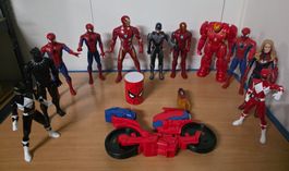 Konvolut aus Marvel-/Power-Rangers-Figuren – Kinderspielzeug