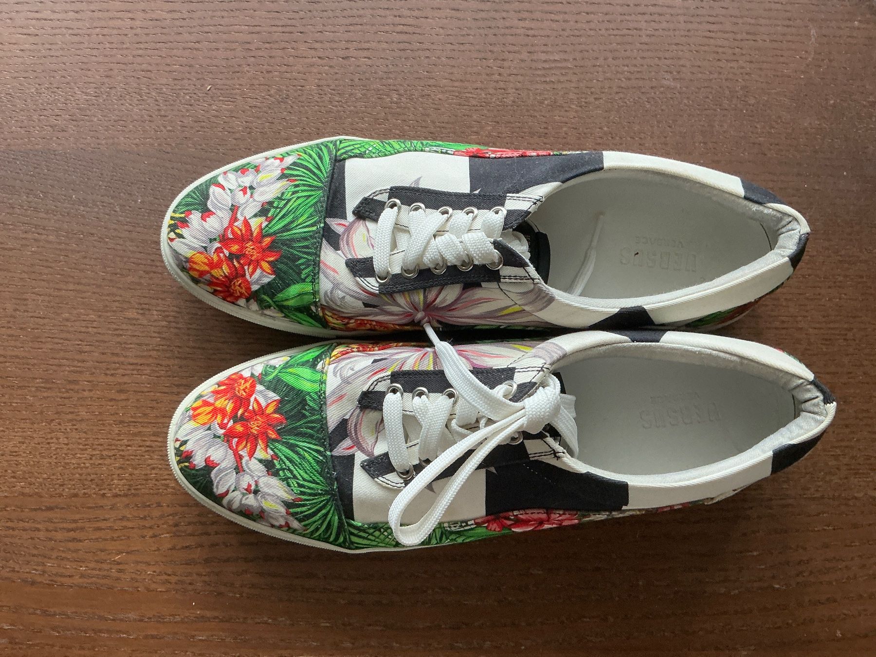 Versace Scarpe da uomo: Versus Versace Sneaker - GR 45 – Usato da Hochdorf venduto da HauptsachNoessle 1