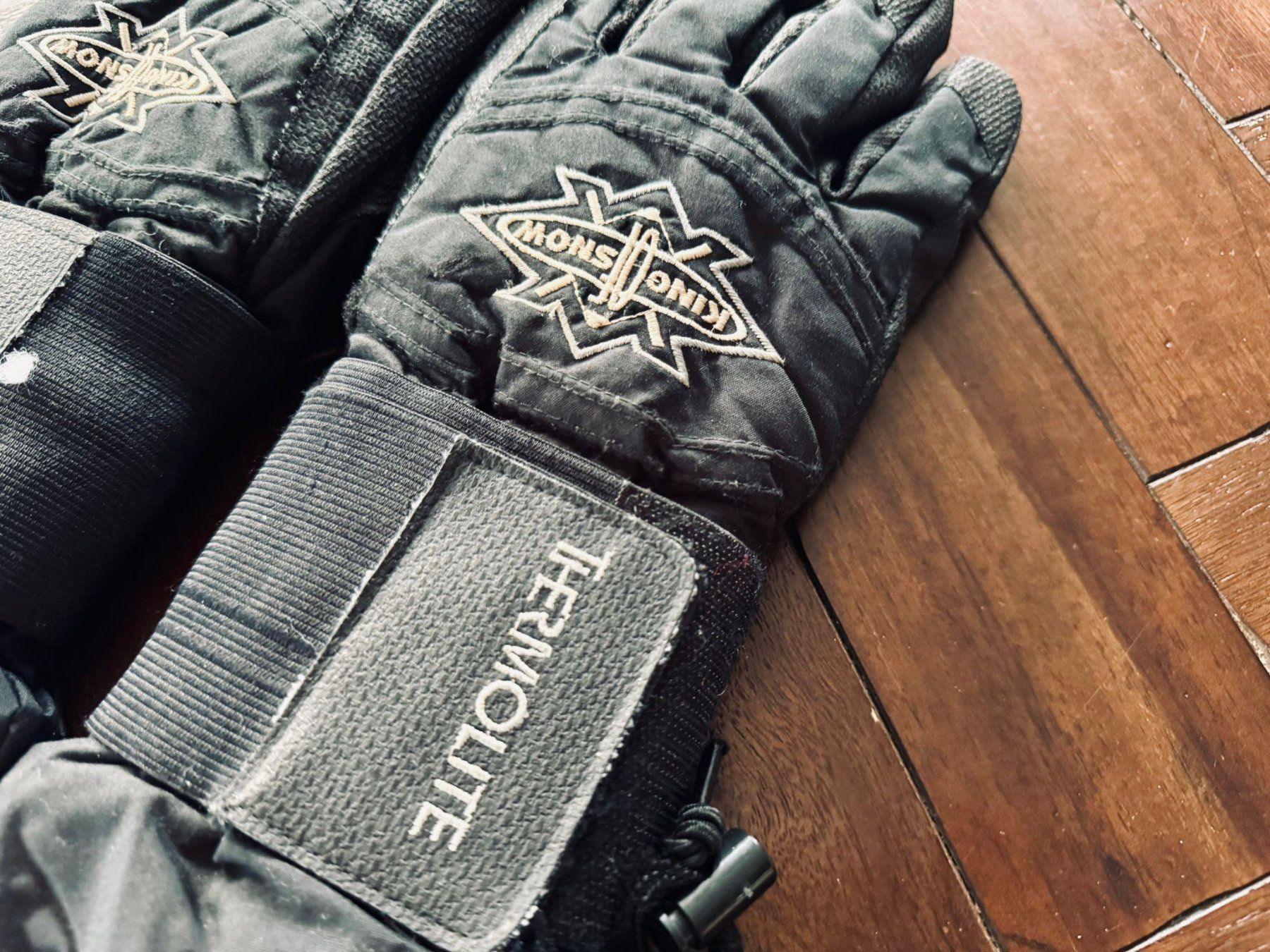 Autres accessoires hommes: Thermo Motorradhandschuhe Grösse 9 – D'occasion à Ibach par Mythenchiller 1