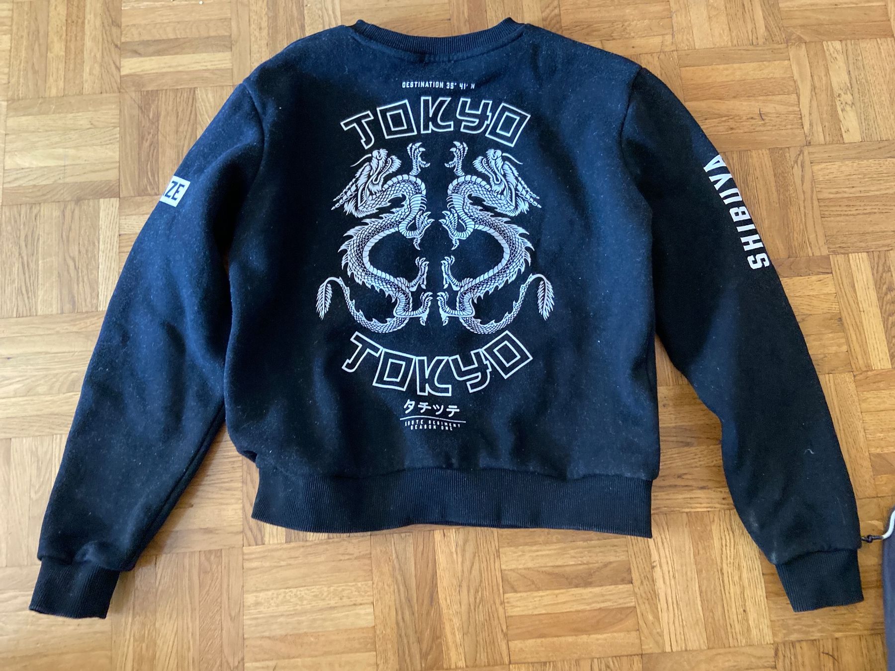 Pulls et sweat-shirts: Pull noir imprimé Tokyo - Taille 12 – D'occasion à Genève par captus 1