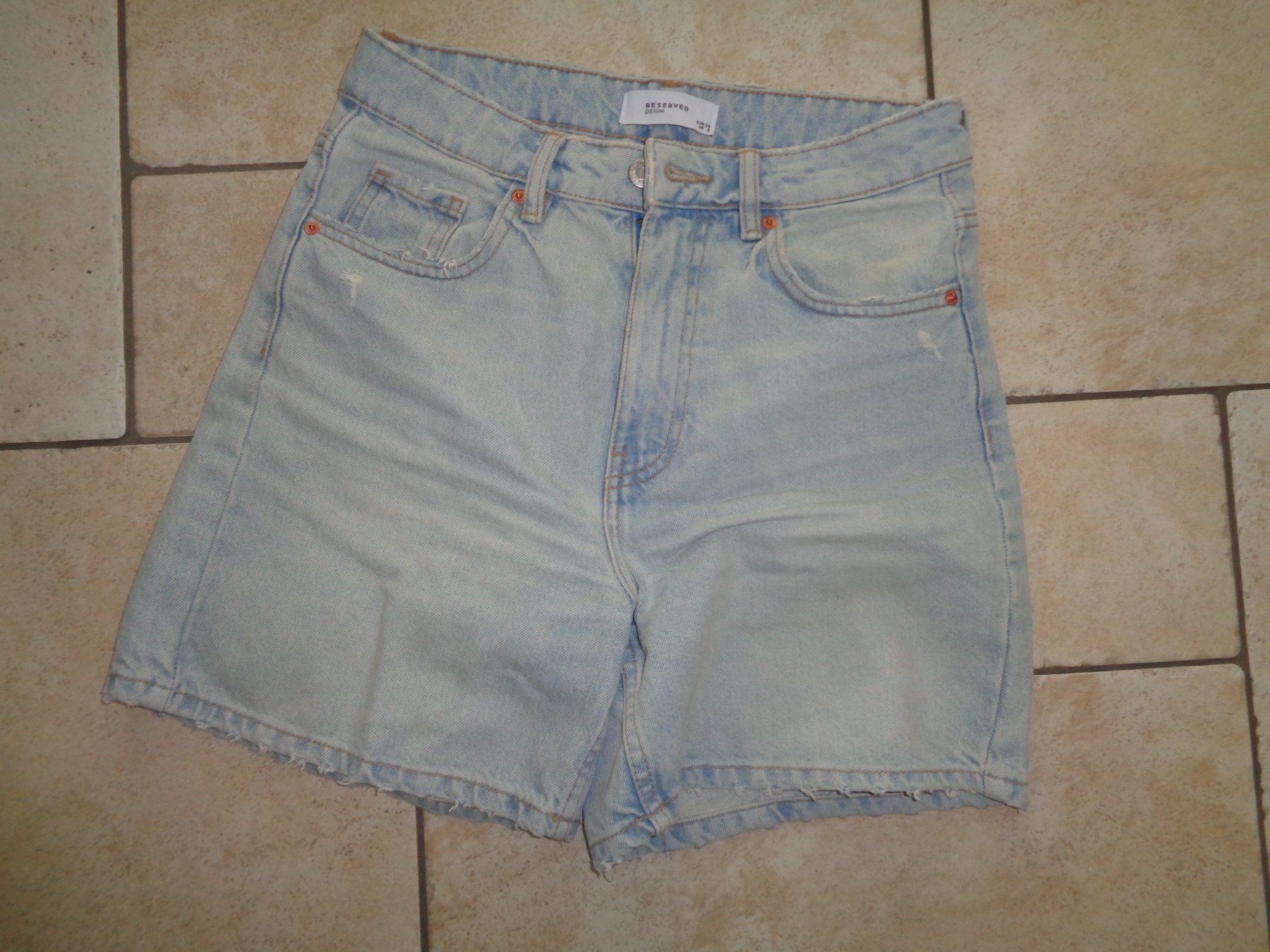 Pantaloni: Shorts  Reserved  Grösse 36 – Usato da Kreuzlingen venduto da Robi-2003