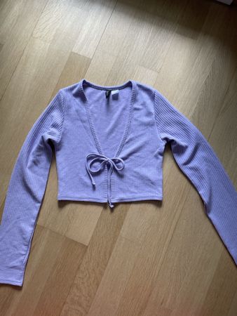 H&M Lila Strickjacke Gr. XXS - Perfekt für den Frühling!