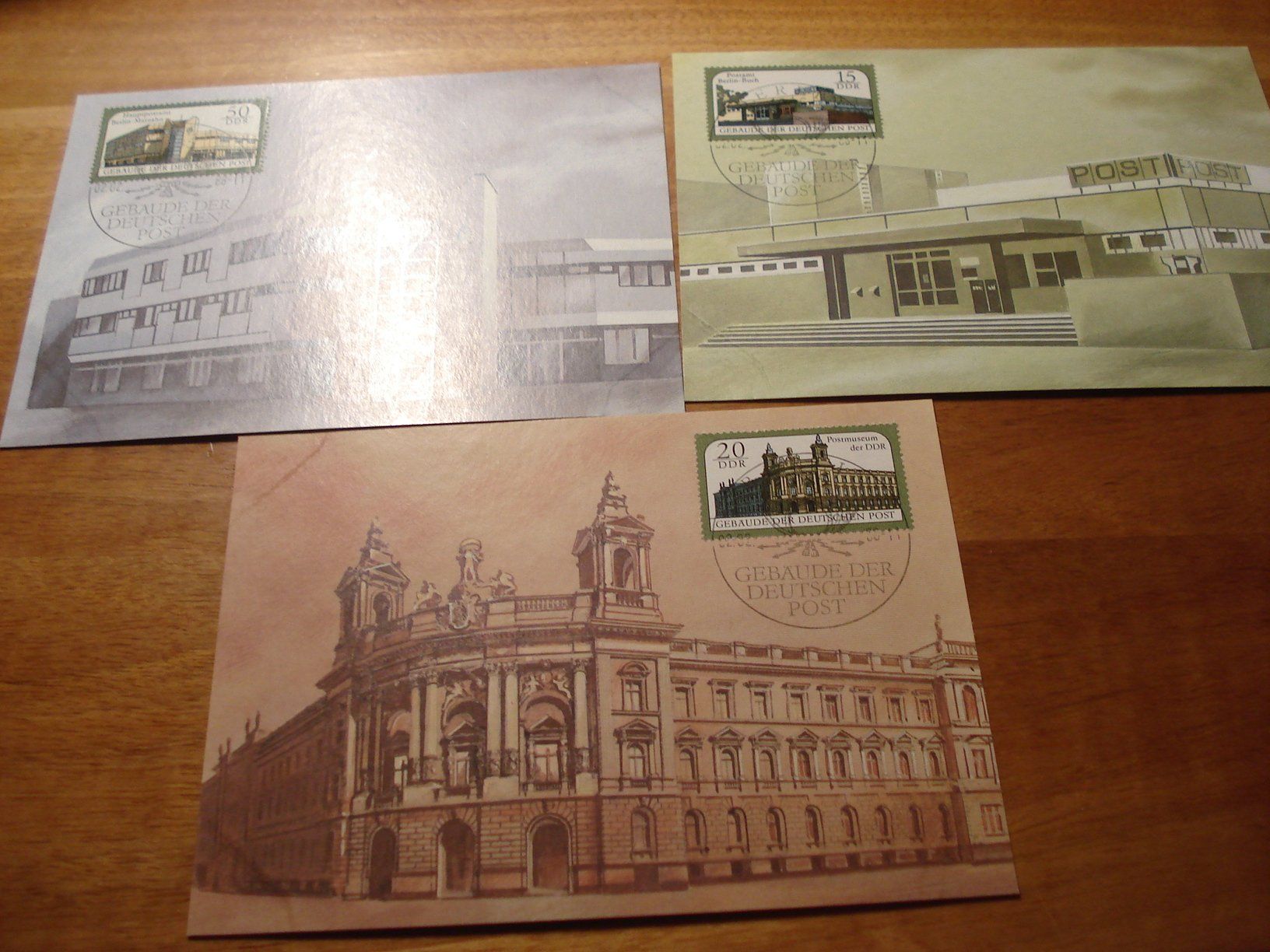 Tous les timbres: DDR, Maximumkarte 1988, Gebäude der Dt Post – D'occasion à Niederwil AG par morostahu 1