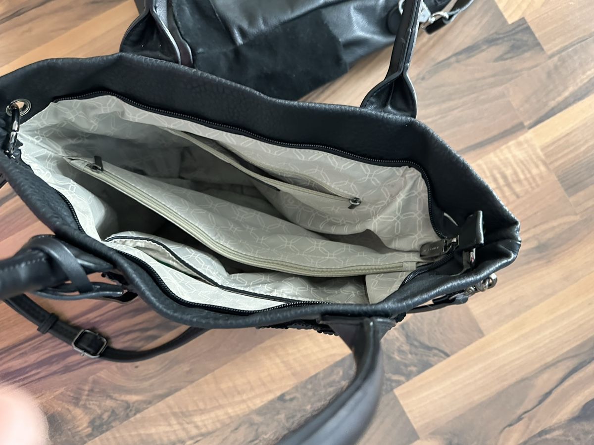 Taschen für Damen: 2 Taschen – Gebraucht aus Egliswil von Herculea 2