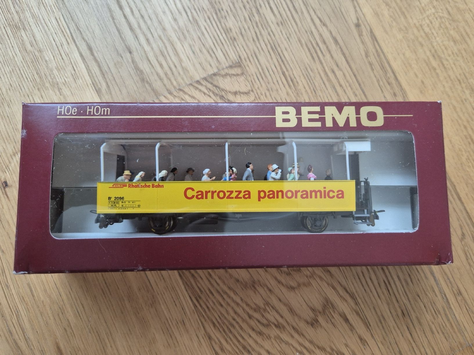 Bemo Modelleisenbahnen: Bemo RhB H0m Aussichtswagen  – Gebraucht aus Chur von engdan 2