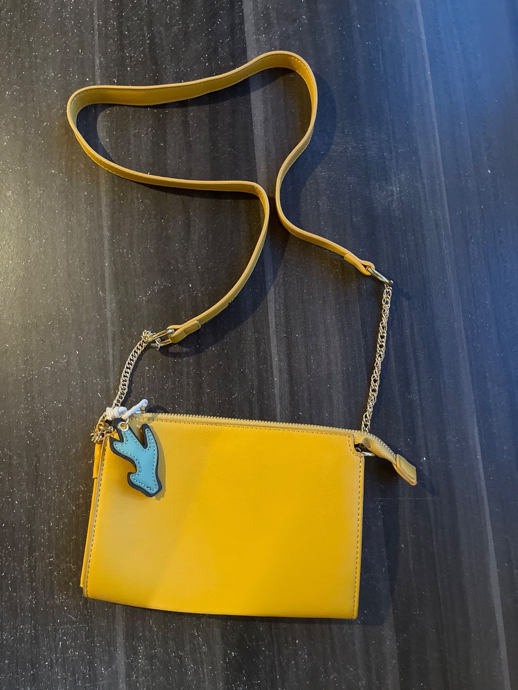 Borse da donna: Sac à boudoulière – Usato da Le Locle venduto da Ophelhugy