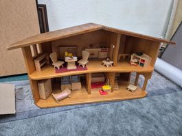 Puppenhaus / Puppenstube aus Holz