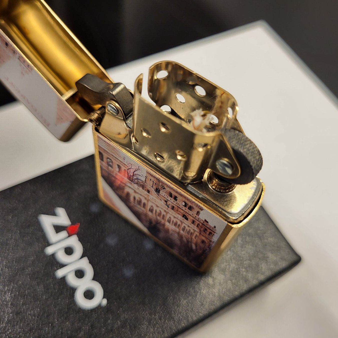 Zippo Accendini: ZIPPO - Budapest   -   NEU / UNGEZÜNDET – Nuovo (secondo la descrizione) da Zufikon venduto da lakotassu 2