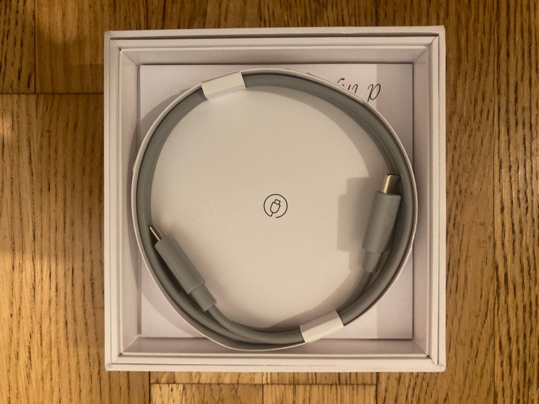 Chargements: Unused Oura Ring Charger Generation 4 - Size 8 – D'occasion à Glattbrugg par Me1996 2