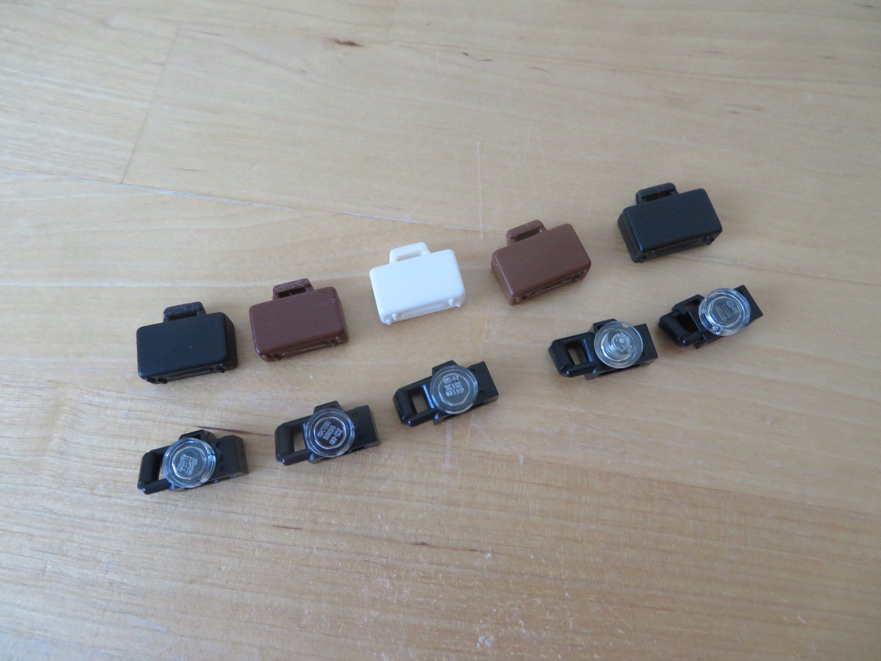 Lego Spielzeuge: LEGO Ergänzung "Koffer + Kamera" – Gebraucht aus Zürich von piroma 5