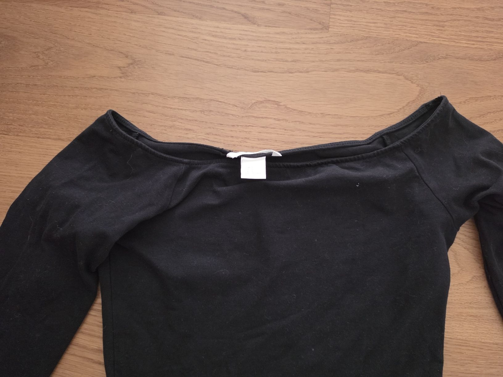 H&M T-shirt: H&M Basic Oberteil schwarz schulterfrei Grösse S – Usato da Luzern venduto da oli_6x2r 2