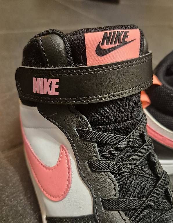 Schuhe für Jungen: NIKE BAMBINA RAGAZZA 33.5 NUOVE – Gebraucht aus Giubiasco von vdv_9z9n 2