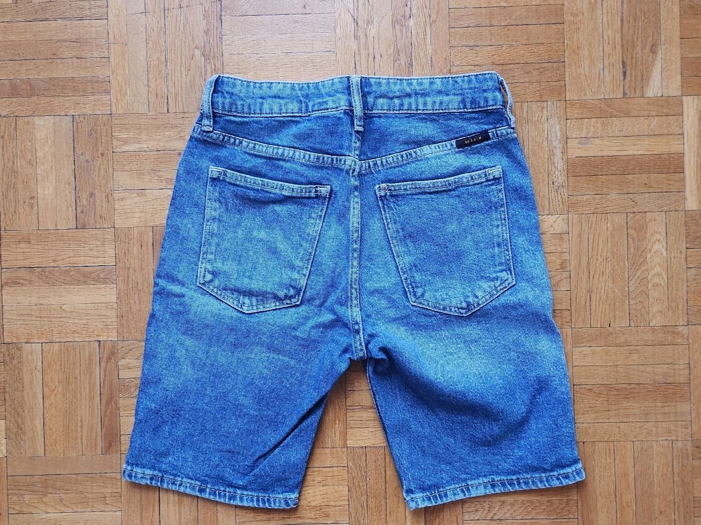 H&M Pantaloni: short en jeans H&M 140 – Usato da Payerne venduto da fantasy124 1