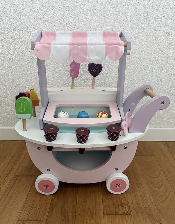 Jouets: Holz-Eiswagen der Marke "Squirrel Play" – D'occasion à Seuzach par Eve87
