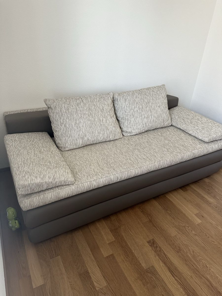 Divani: Schlafsofa / Bettsofa in top Zustand  – Usato da Bürglen TG venduto da m23