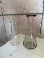 Zwei Glaskaraffen mit Eichstrich Set guter Zustand
