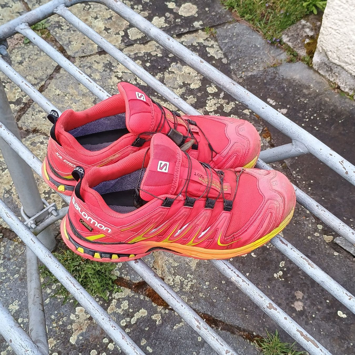 Salomon Scarpe da uomo: Wanderschuhe / Trekkingschuhe - Salomon – Usato da St. Gallen venduto da cabbageindustries 1