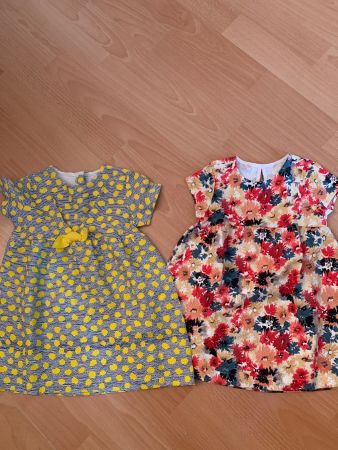 Lot de 2 jolies robes d’été taille 80