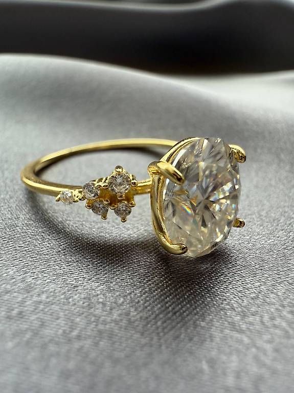 Anelli: Elegant 3-Carat Moissanite Ring. – Usato da Thalwil venduto da han_2b8c 5