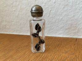 Kleines Parfüm Flakon mit Metallverzierung Vintage