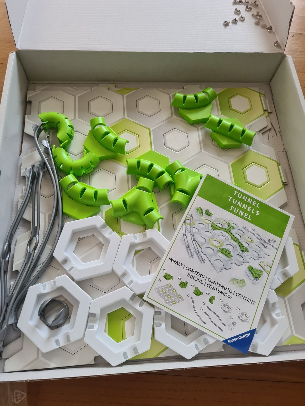 Ravensburger Baukästen: Gravitrax Starter Set + Expansion Tunnels + weitere Teile – Gebraucht aus Steinhausen von MilaB 6