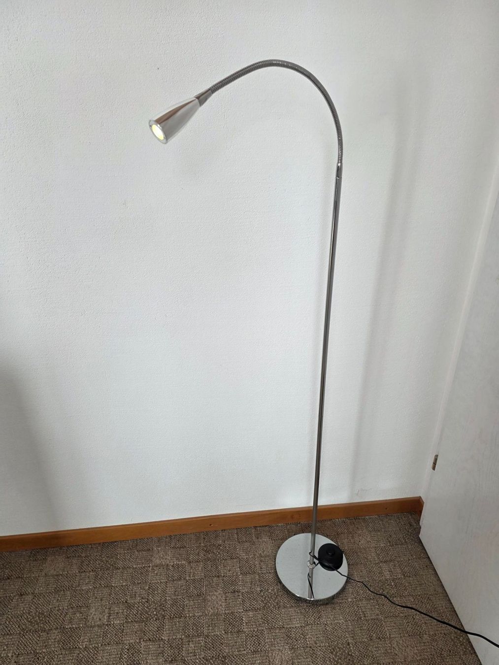 Lampade: LED Stehlampe Leselampe – Usato da Melchnau venduto da han_k5xl