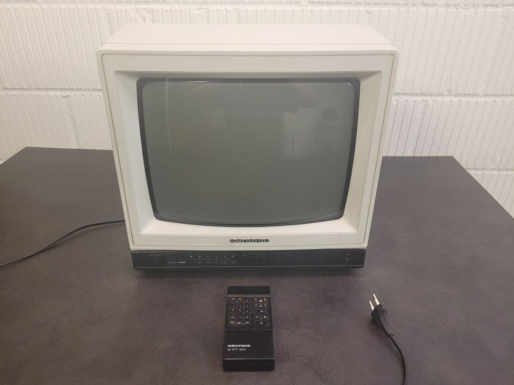 Color Röhren TV GRUNDIG P 37-343 Fernseher & Fernbedienung (Gebraucht ...