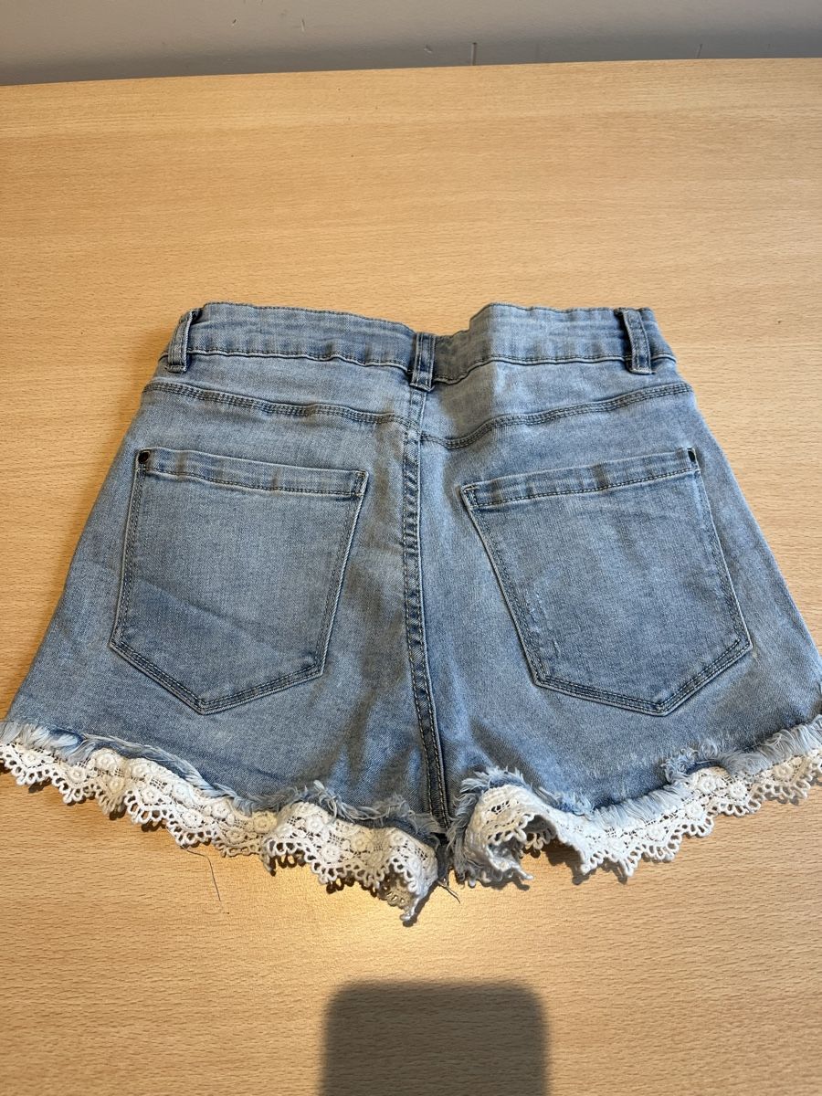 Hosen: Short fille 34 Jeans Co – Gebraucht aus Romont FR von cat_j6ww 1