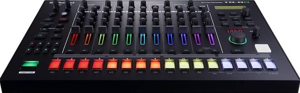 Strumenti musicali: Roland TR-8S Rhythm Composer Drum Machine – Usato da Basel venduto da gil_g8bl 1