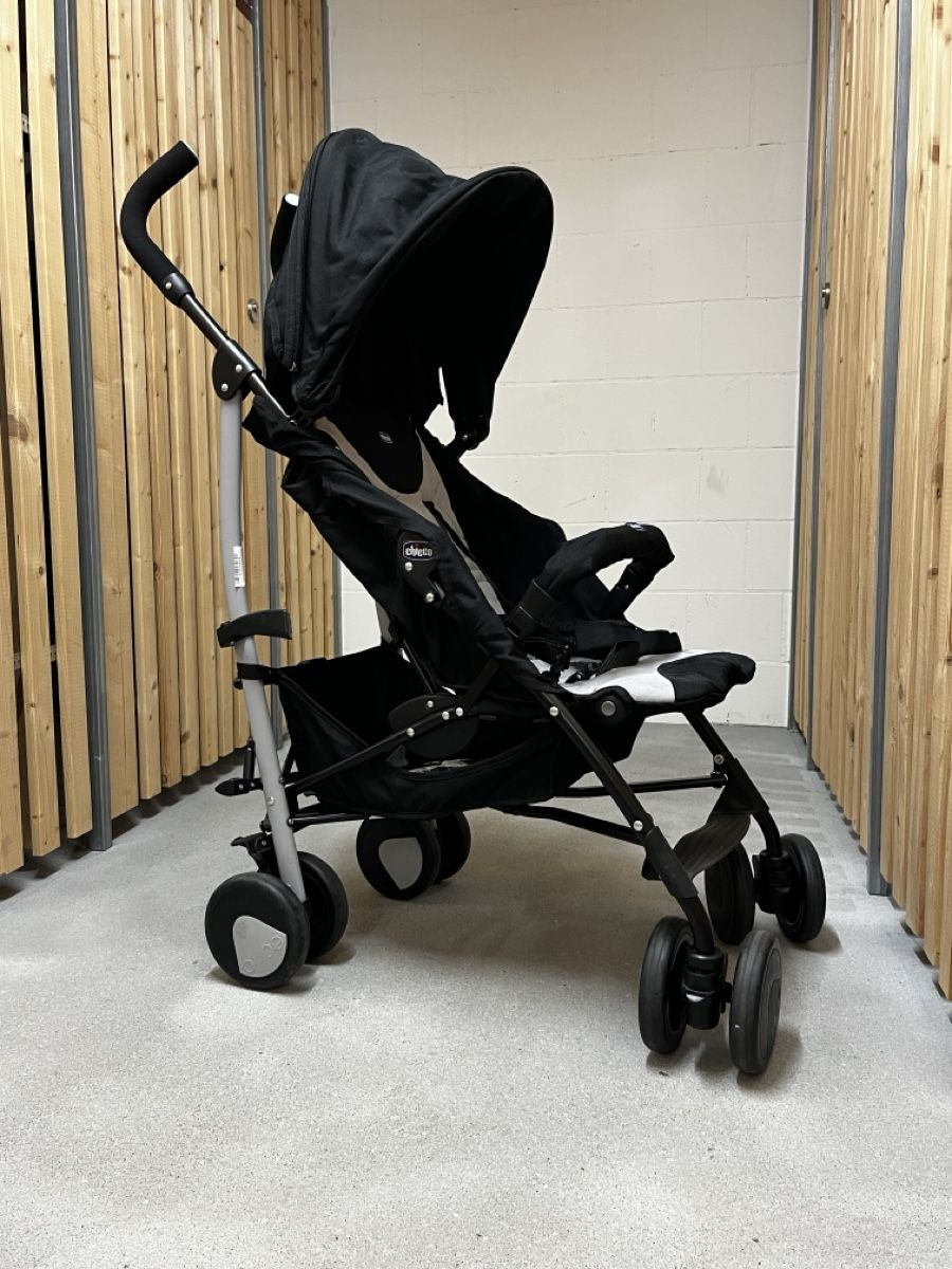 Chicco Carrozzine: Chicco Kinderwagen schwarz gut erhalten – Usato da Rotkreuz venduto da MartinLF