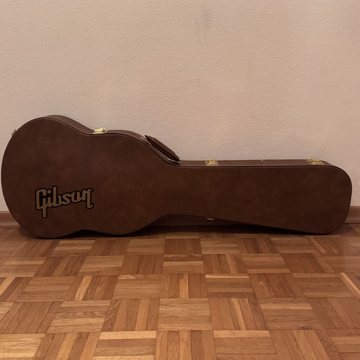 Gibson Musikinstrumente: Gibson SG Bass Original Brown Case – Neu und originalverpackt aus Greifensee von ann_ms2c