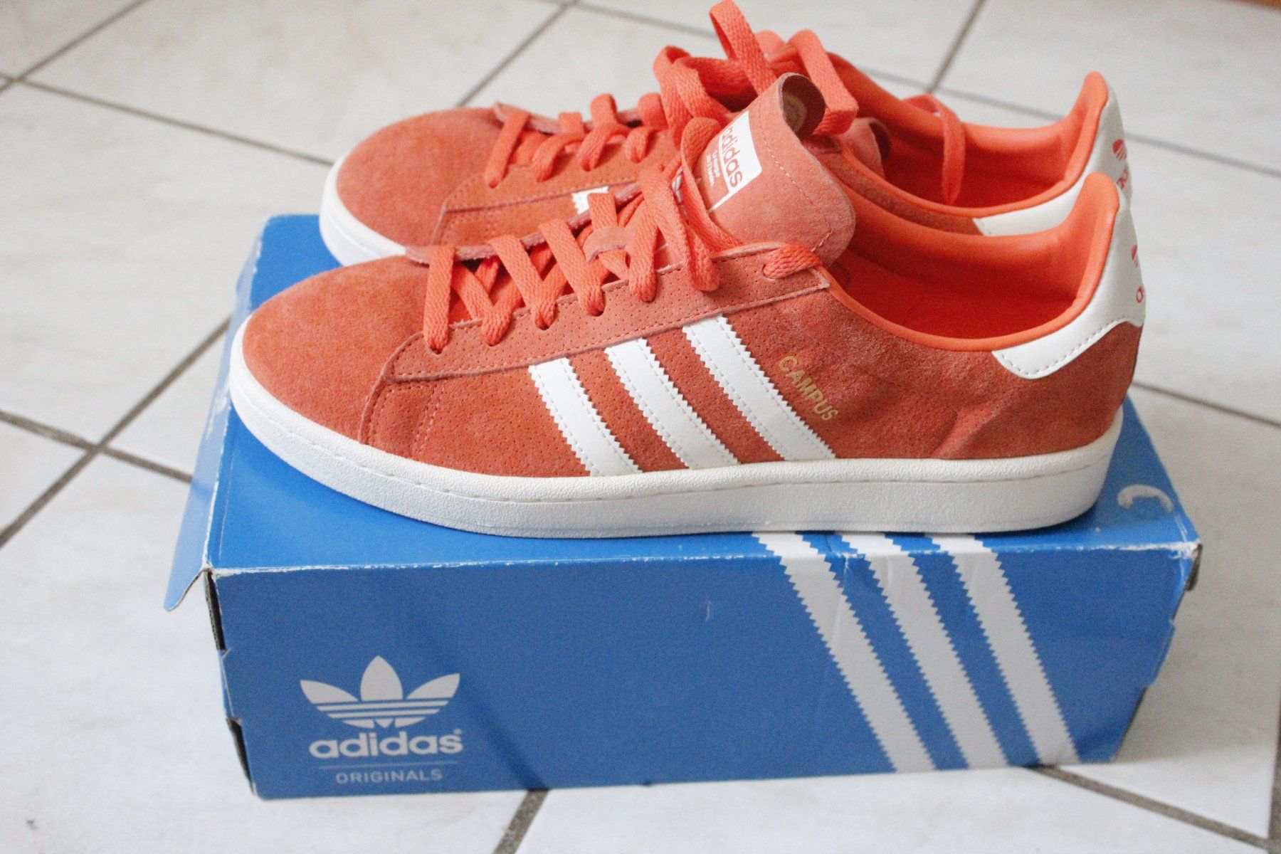 Adidas Scarpe da uomo: Adidas campus old model 43 1/3 – Nuovo e nell'imballaggio originale da Travers venduto da ColibriRoseOrange 1
