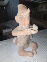 Antike Tonfigur sitzend aus Mexiko (D1)