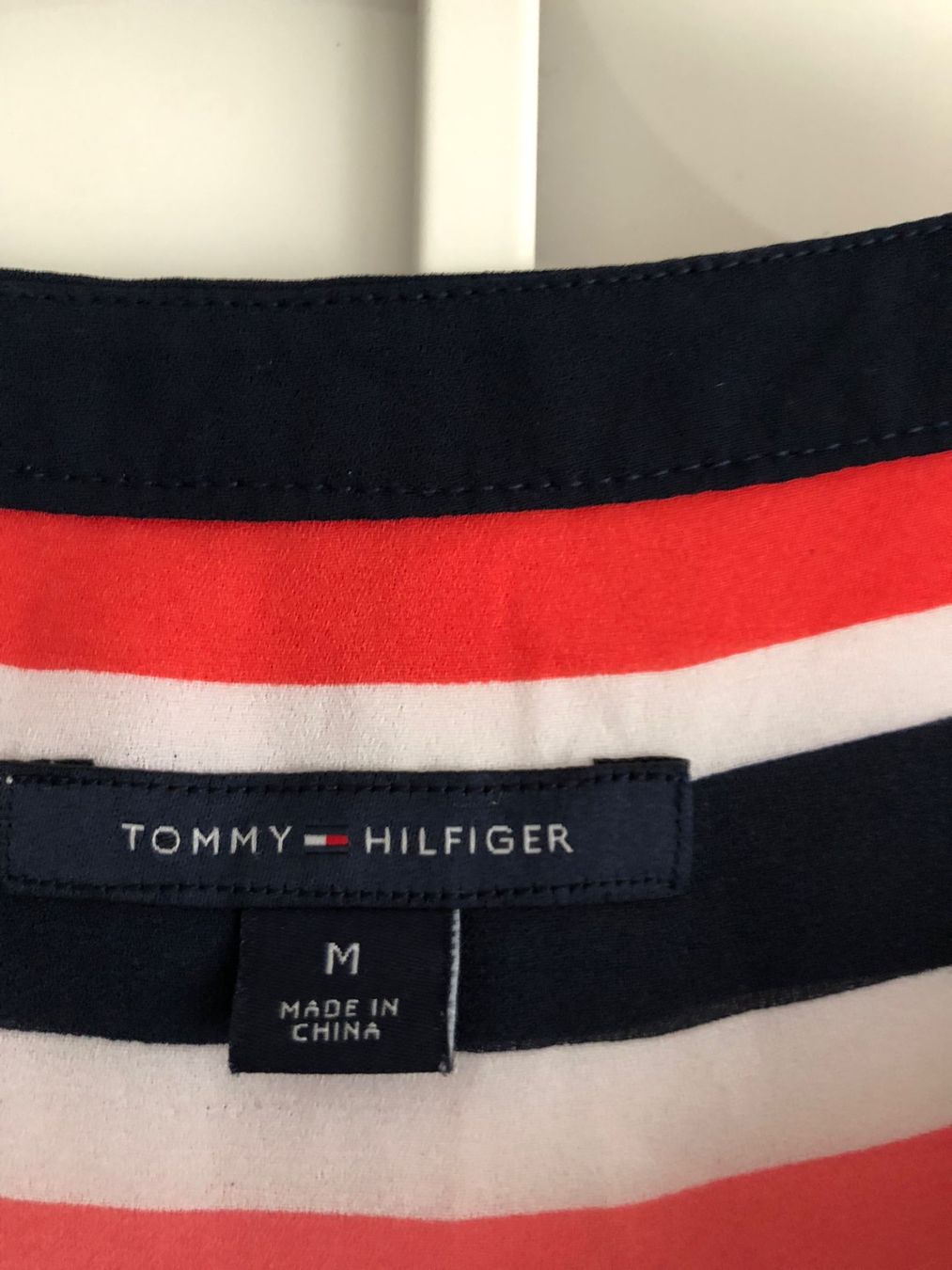 Tommy Hilfiger Top: Tommy Hilfiger Top, Grösse 38 – Nuovo (secondo la descrizione) da Winterthur venduto da marisole4 3