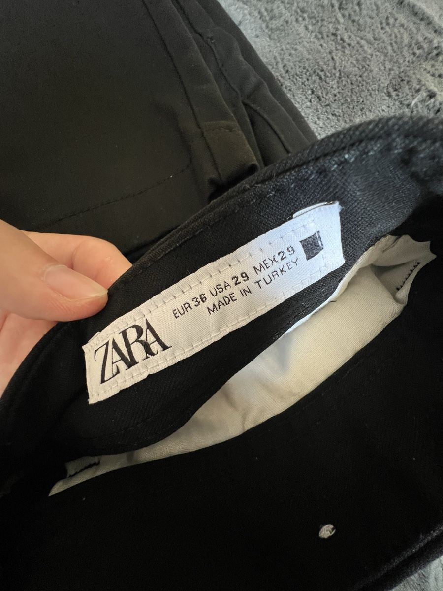 Zara Pantalons: Stoffhose schwarz – D'occasion à Zürich par motionsell 1
