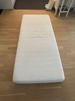 Schaummatratze weiss 90x200cm guter Zustand